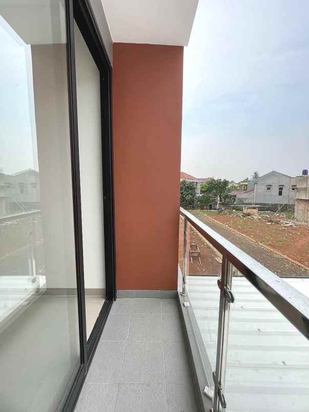 dijual rumah jalan raya pamulang