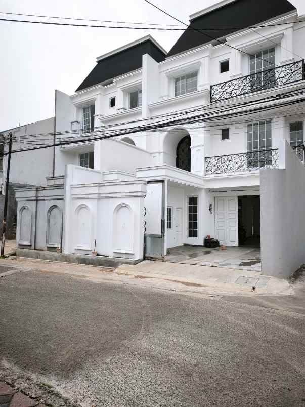 dijual rumah jalan raya tebet timur
