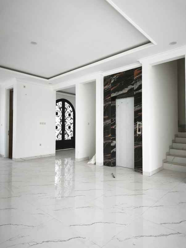 dijual rumah jalan raya tebet timur