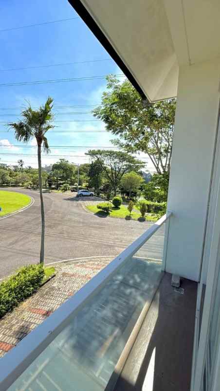 dijual rumah jalan royal residence