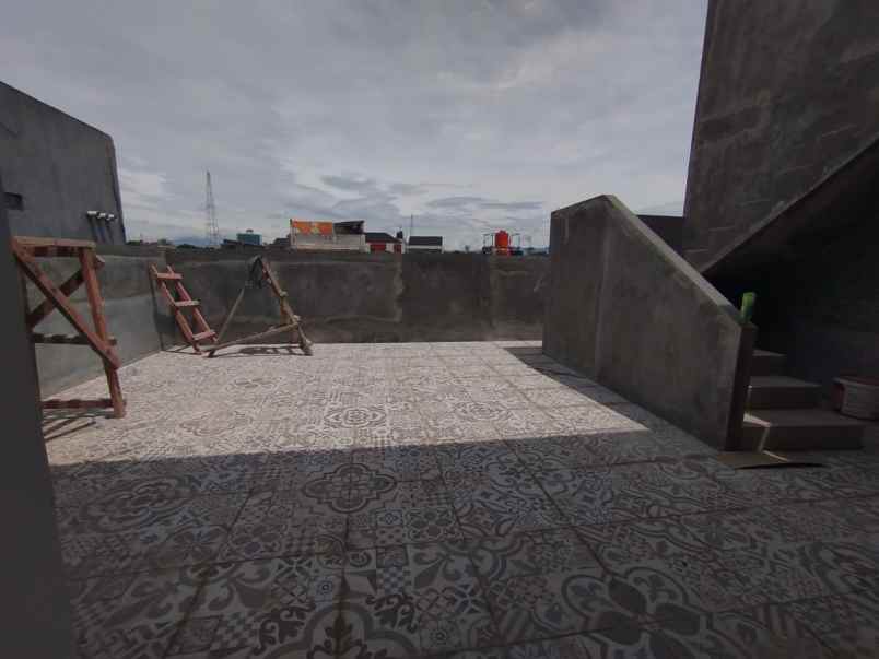 dijual rumah jalan sukabirus