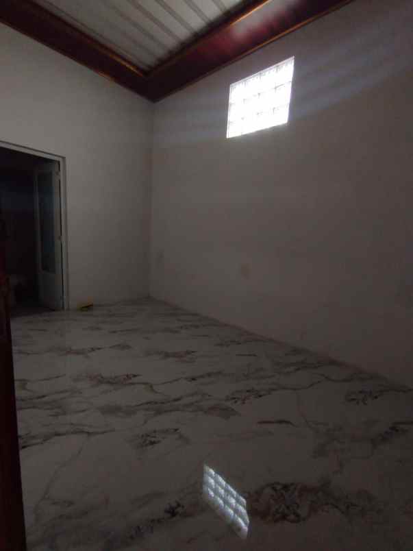 dijual rumah jalan sukabirus