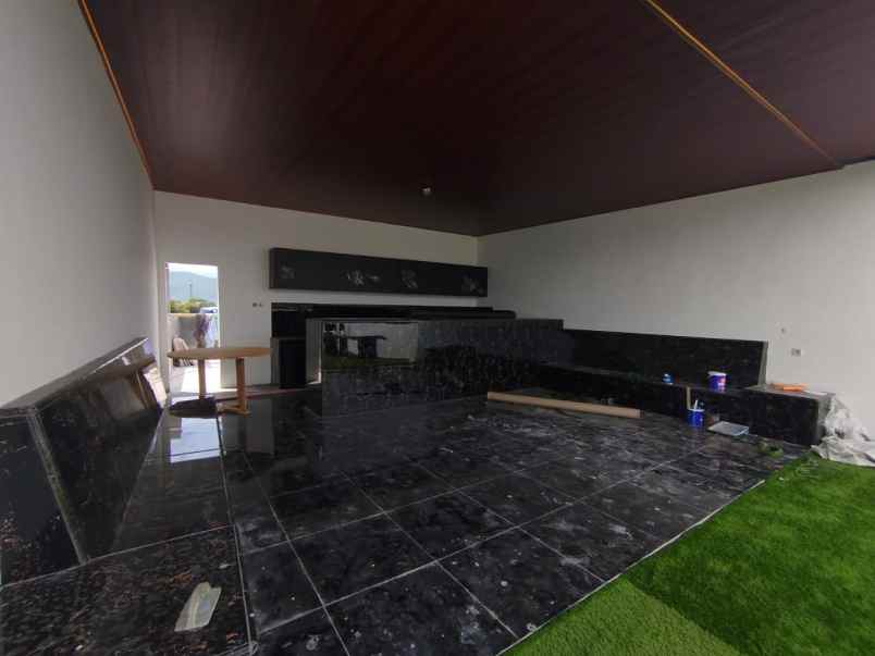 dijual rumah jalan sukabirus