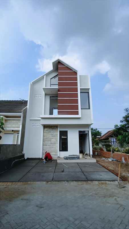 dijual rumah jalan sunan ampel