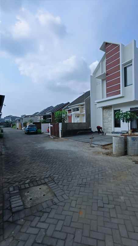 dijual rumah jalan sunan ampel