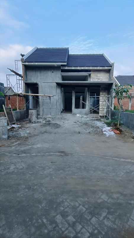 dijual rumah jalan sunan ampel