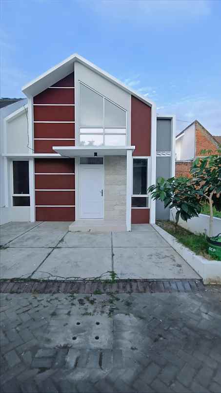 dijual rumah jalan sunan ampel