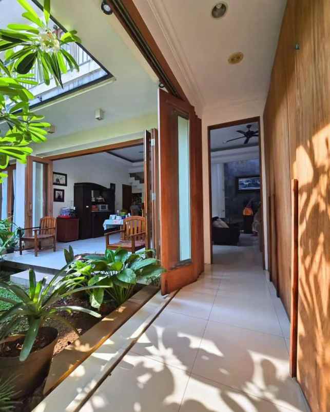 dijual rumah jalan tanah kusir