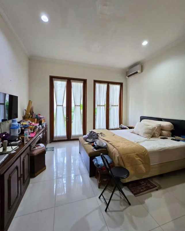 dijual rumah jalan tanah kusir