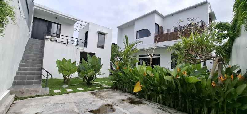 dijual rumah jalan umalas