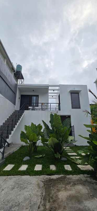 dijual rumah jalan umalas