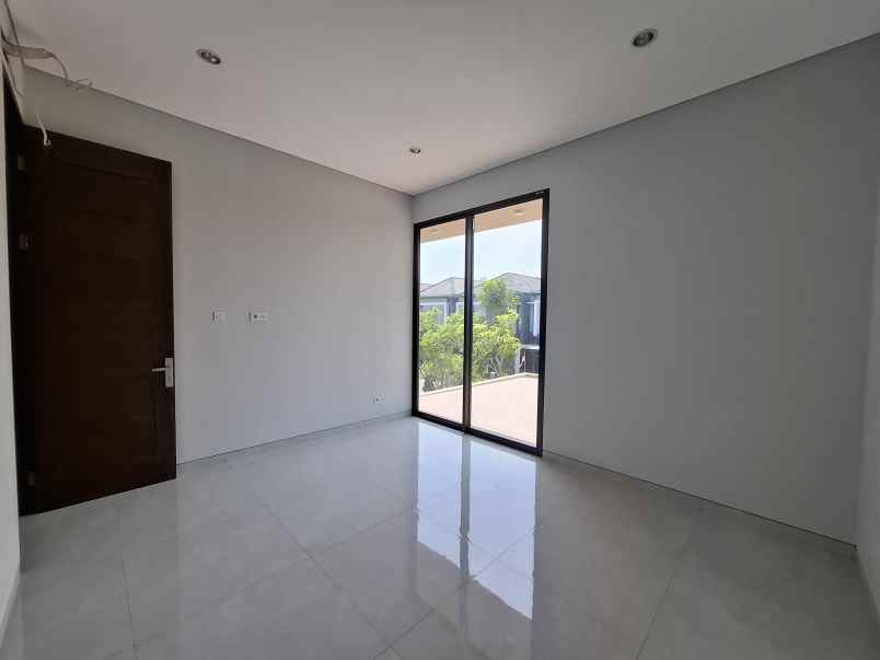 dijual rumah jalan woodland