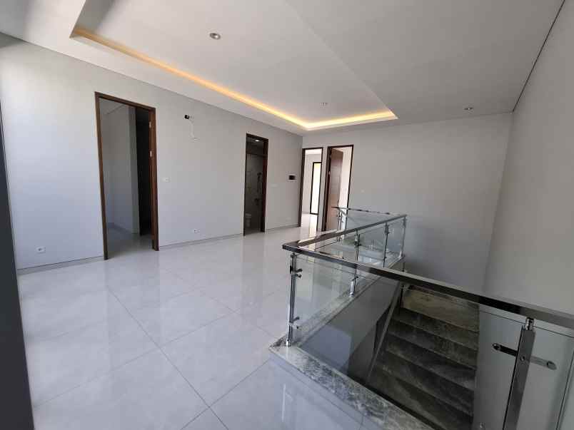 dijual rumah jalan woodland