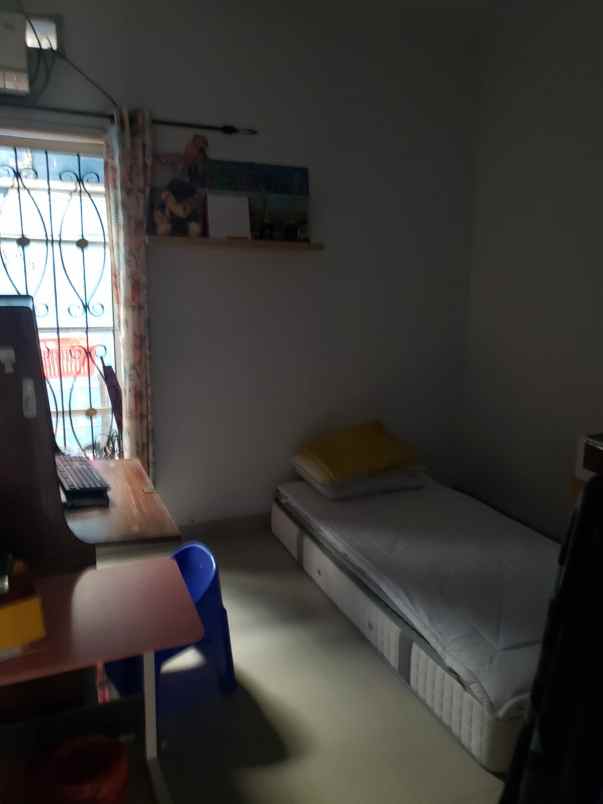 dijual rumah jatinegara baru