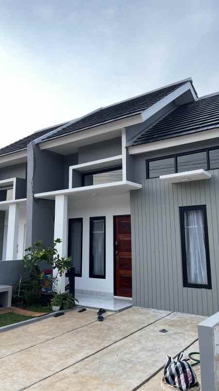 dijual rumah jl alternative bukit indah