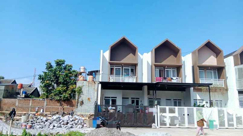 dijual rumah jl cibaduyut
