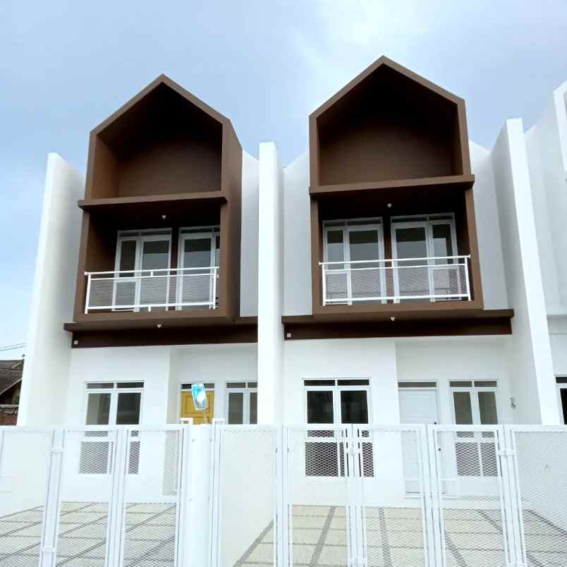 dijual rumah jl cibaduyut