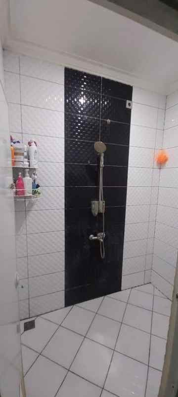 dijual rumah jl cisaraten kulon bandung