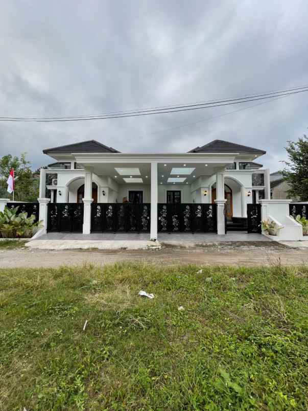 dijual rumah jl kaliurang km 12