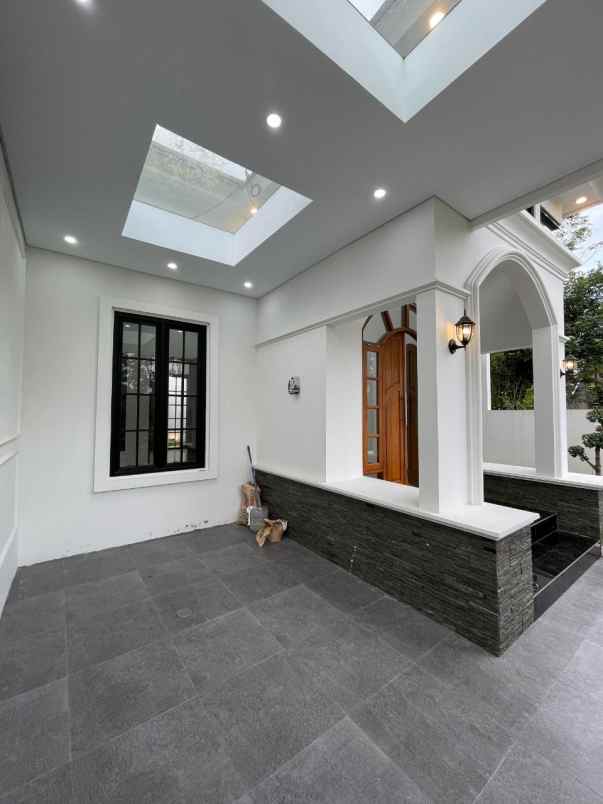 dijual rumah jl kaliurang km 12