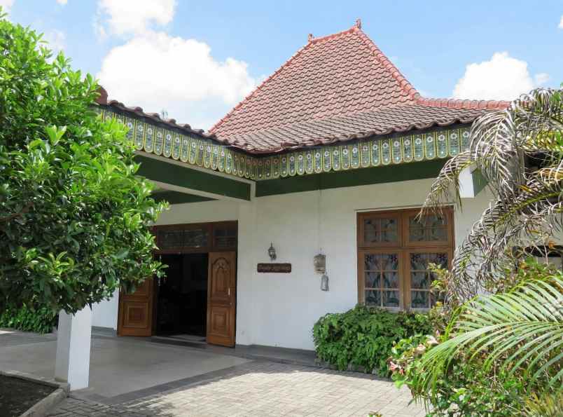 dijual rumah jl kaliurang km 6