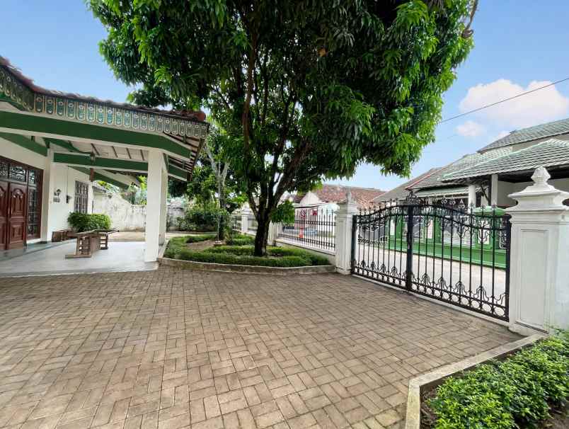 dijual rumah jl kaliurang km 6