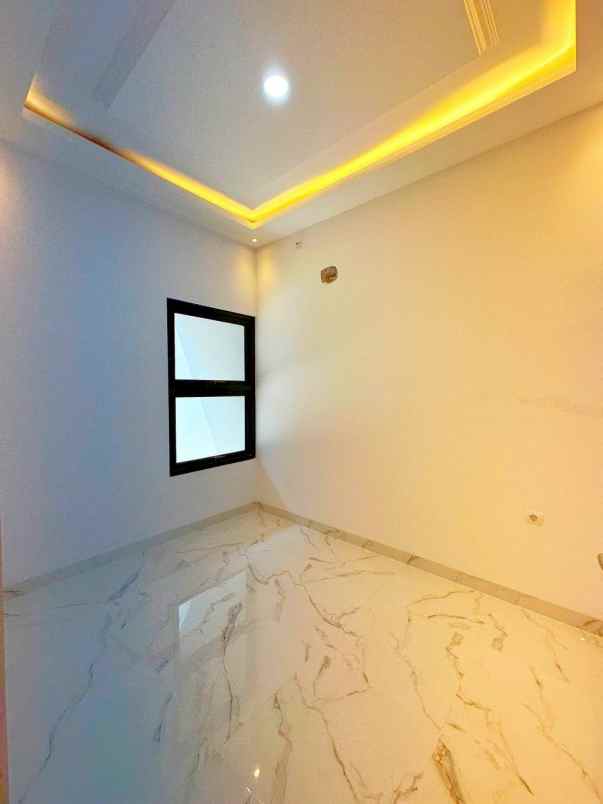 dijual rumah jl kemuning raya utan kayu