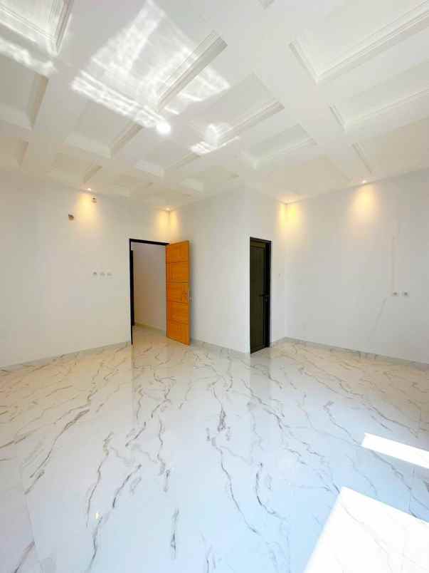 dijual rumah jl kemuning raya utan kayu