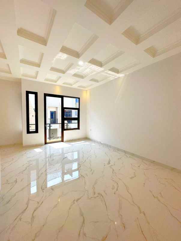 dijual rumah jl kemuning raya utan kayu