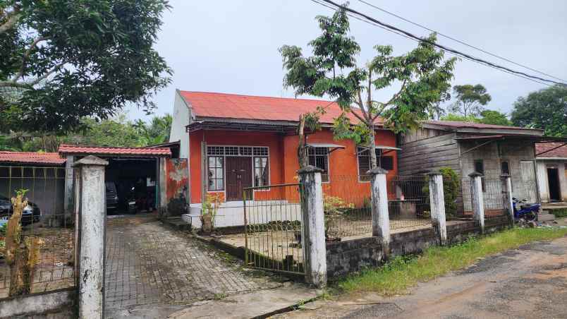 dijual rumah jl kenidai rt12 no90