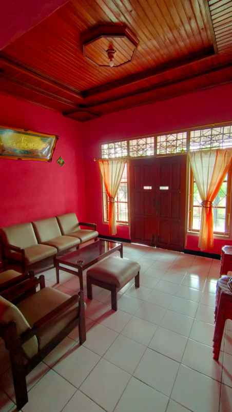 dijual rumah jl kenidai rt12 no90