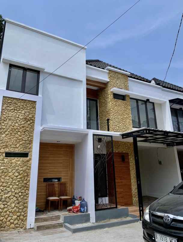 dijual rumah jl margonda raya kel