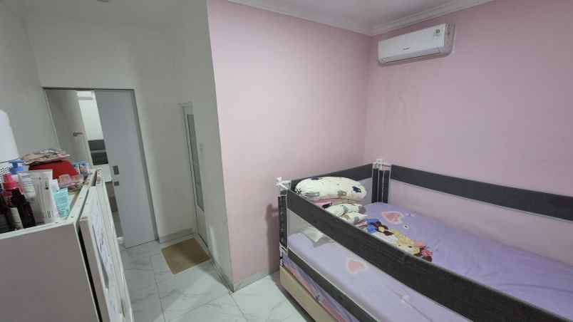 dijual rumah jl menteng raya