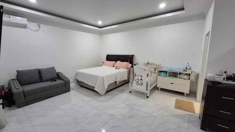 dijual rumah jl menteng raya