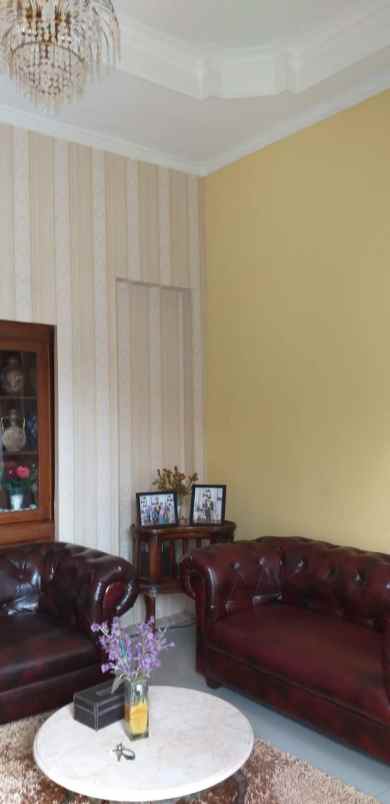 dijual rumah jl pandanaran gang mars