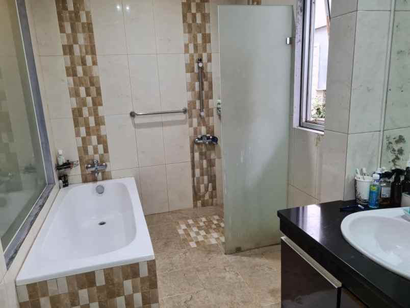 dijual rumah jl pejaten barat ii