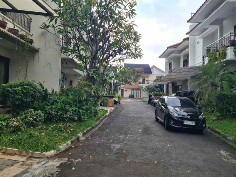 dijual rumah jl pejaten barat ii