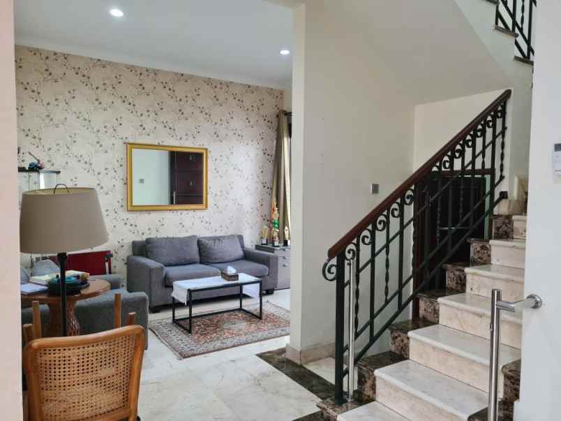 dijual rumah jl pejaten barat ii