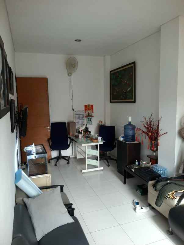 dijual rumah jl peta