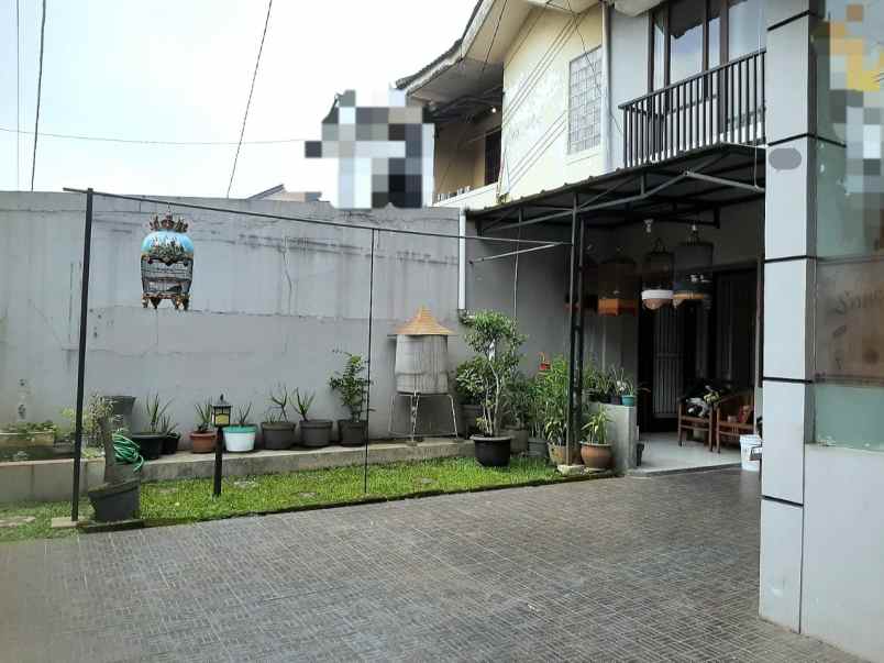 dijual rumah jl peta