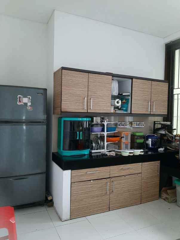 dijual rumah jl peta