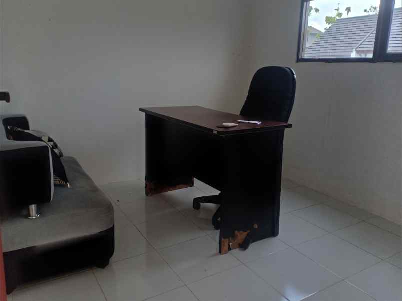 dijual rumah jl raya ciloa cikubangsari