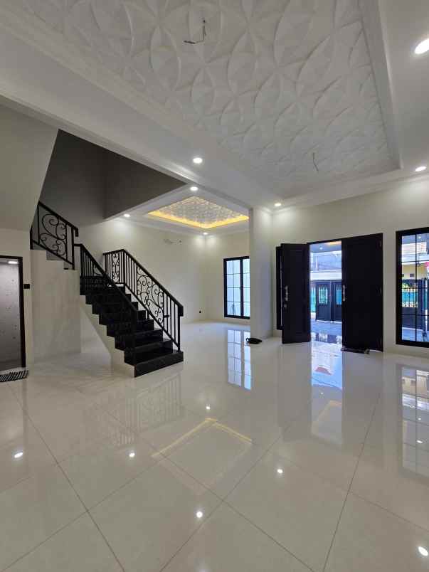 dijual rumah jl raya perumahan duren