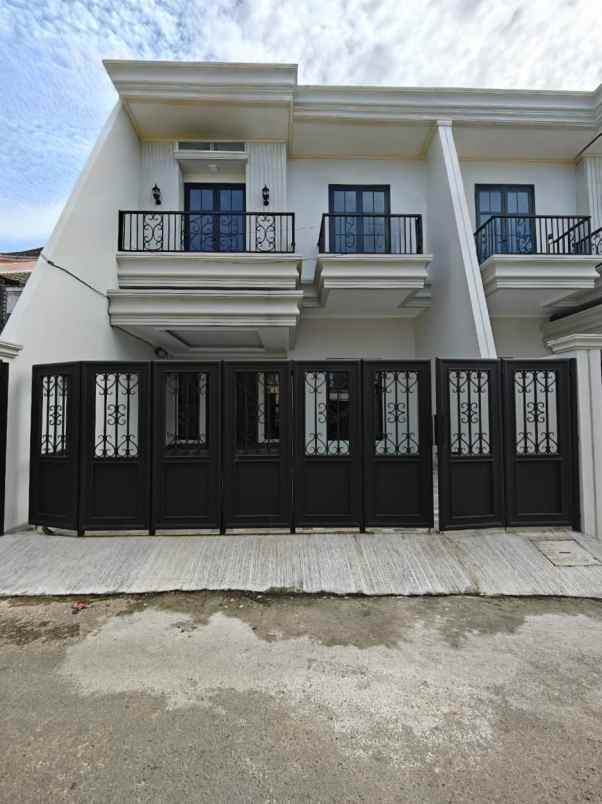 dijual rumah jl raya perumahan duren