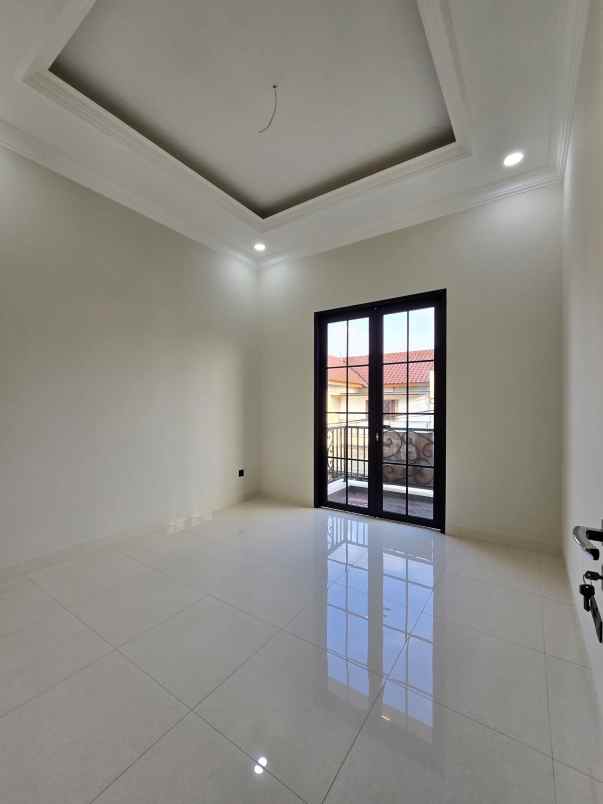 dijual rumah jl raya perumahan duren