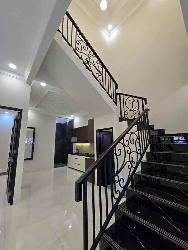 dijual rumah jl raya perumahan duren