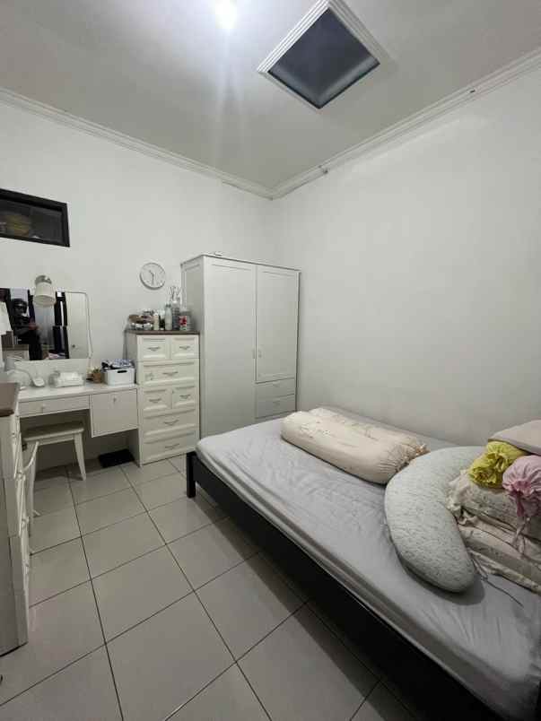 dijual rumah jl sadang serang tubagus