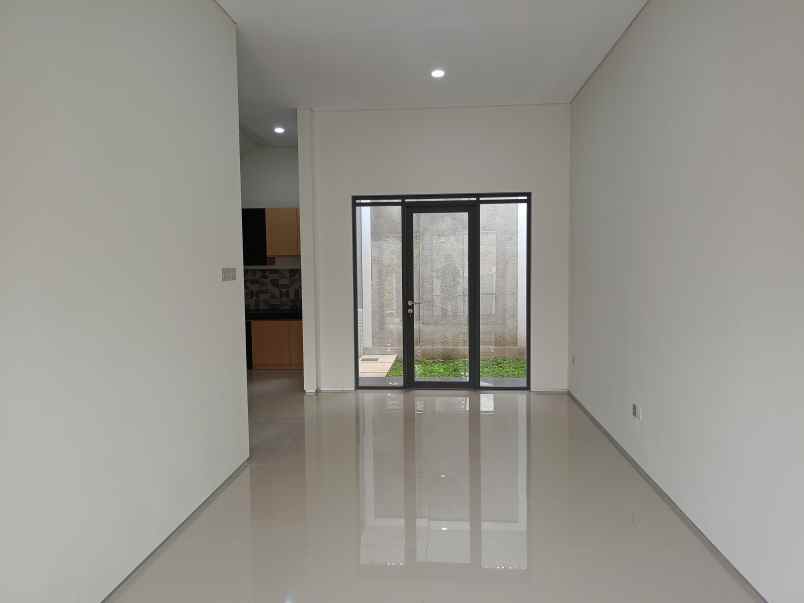 dijual rumah jl soekarno hatta aria graha