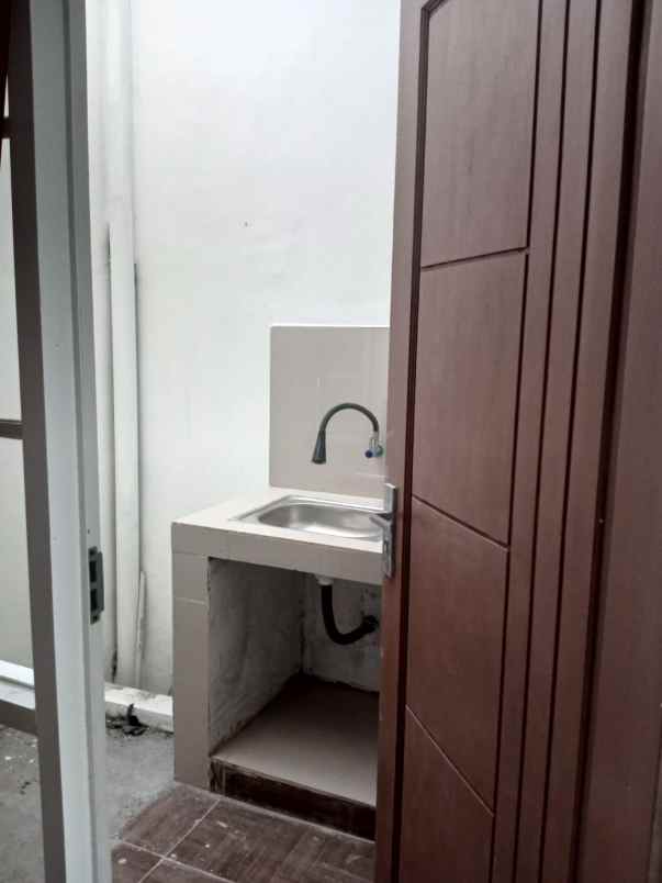 dijual rumah jl sudirman pd jaya kec