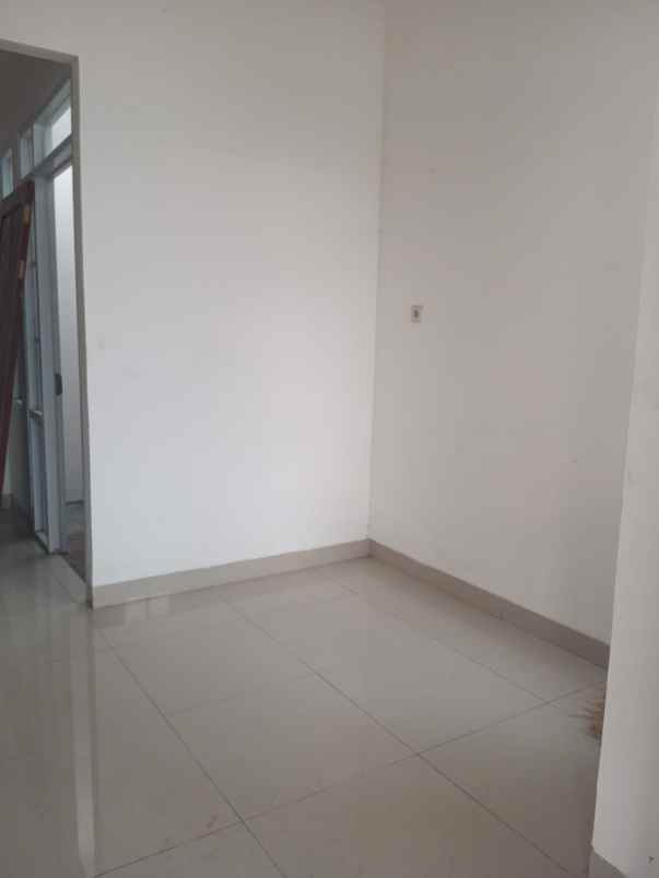 dijual rumah jl sudirman pd jaya kec